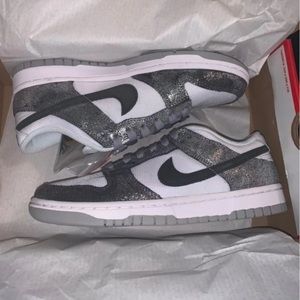 Dunk Low Golden Gals